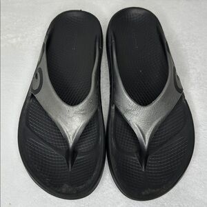 OOFOS Ooriginal Men’s Black and Gray Sports Recovery Sandals 9